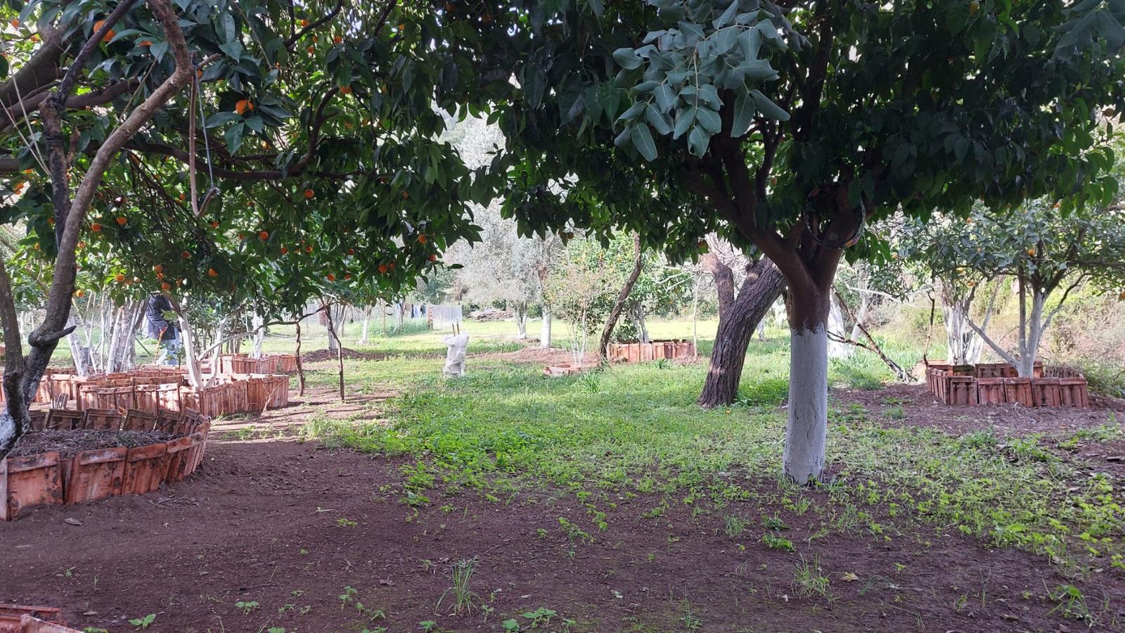 SATILIK 1.847 M2 ARSA VE İÇİNDE BİNA